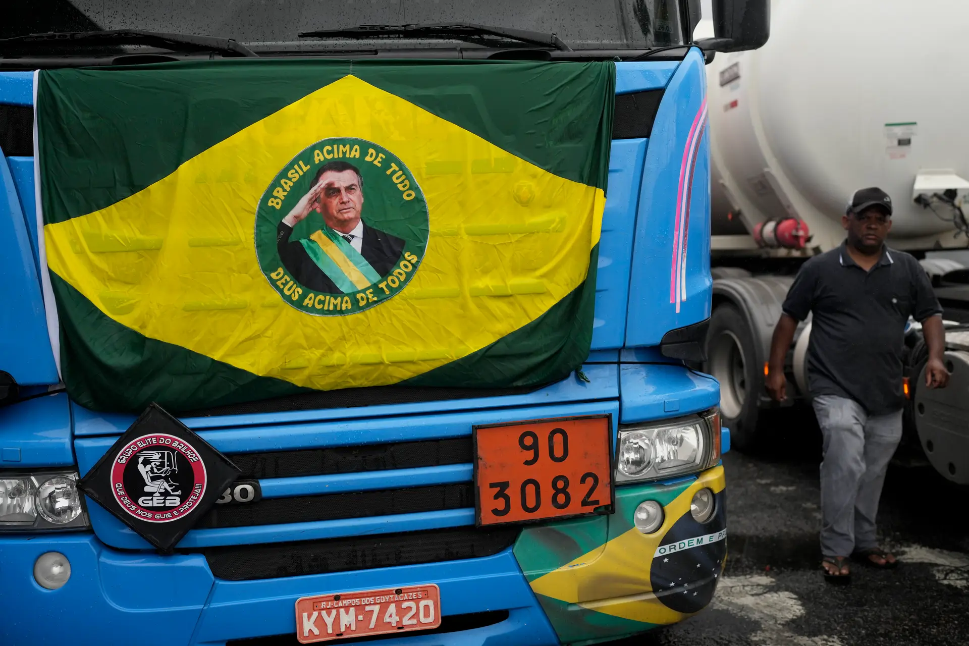 Bloqueios de camionistas diminuem após pedido do Presidente Bolsonaro