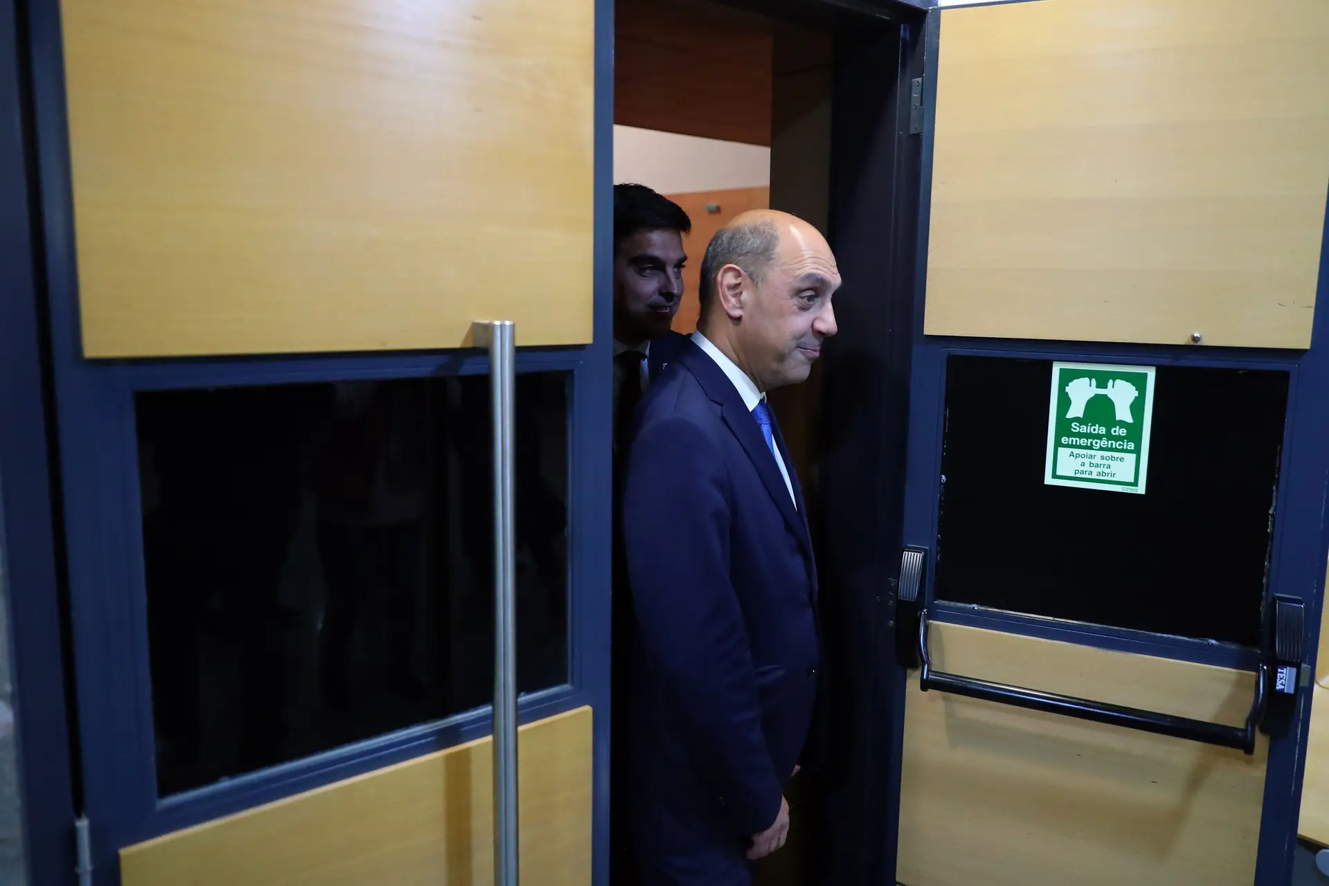 Assimetrias no acesso a cuidados de saúde primários: a resposta do ministro da Saúde