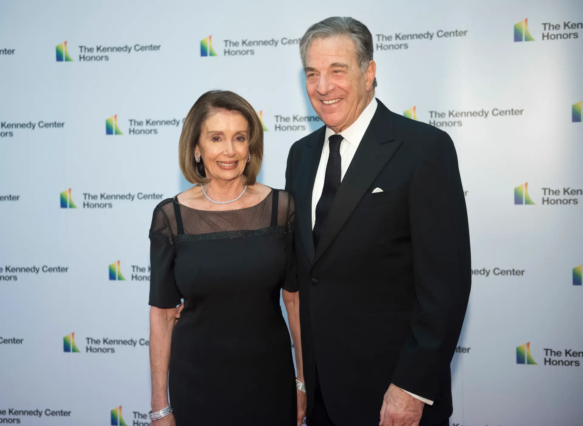 Marido de Nancy Pelosi teve alta hospitalar