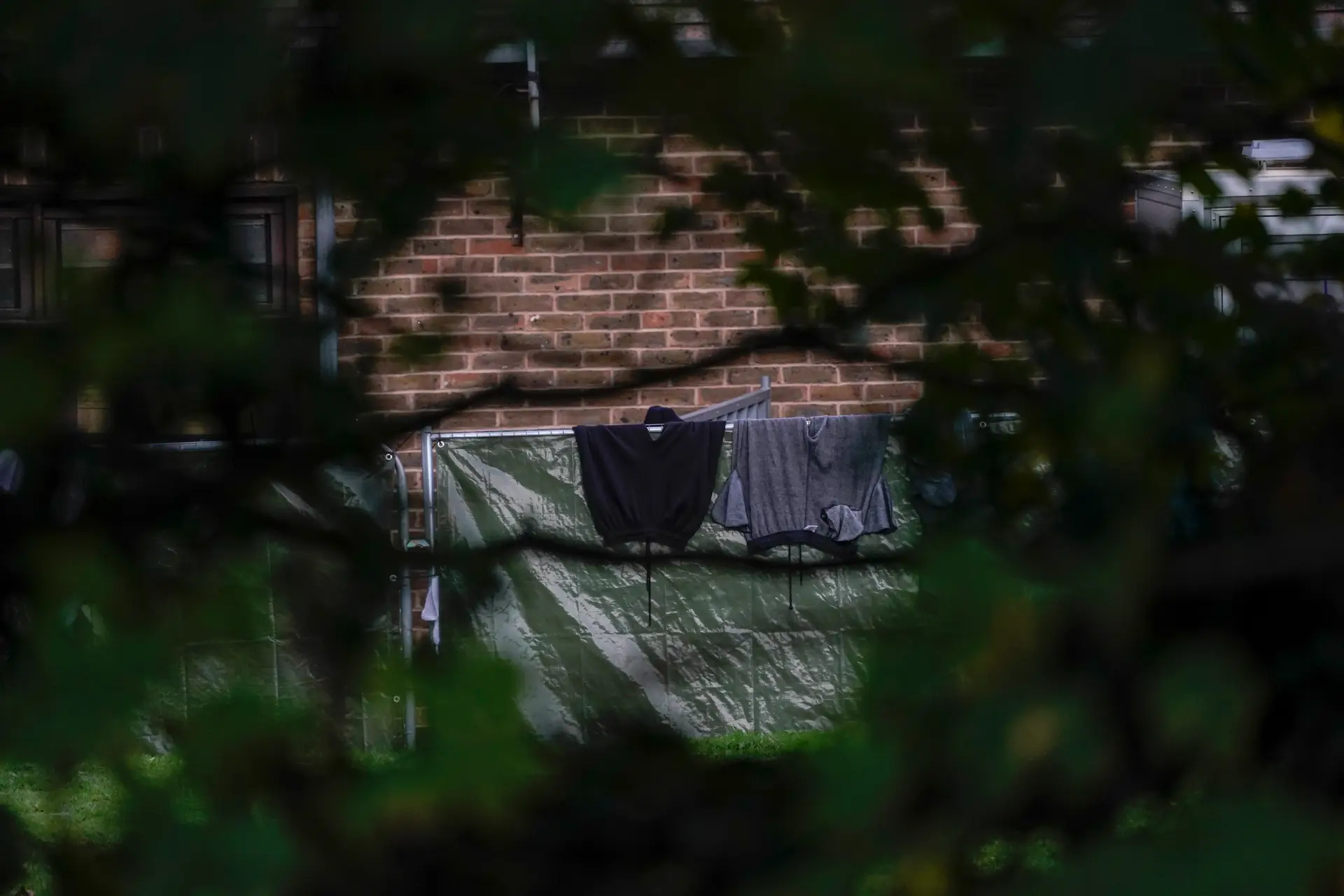 Distúrbios com detidos armados em centro de migrantes no Reino Unido