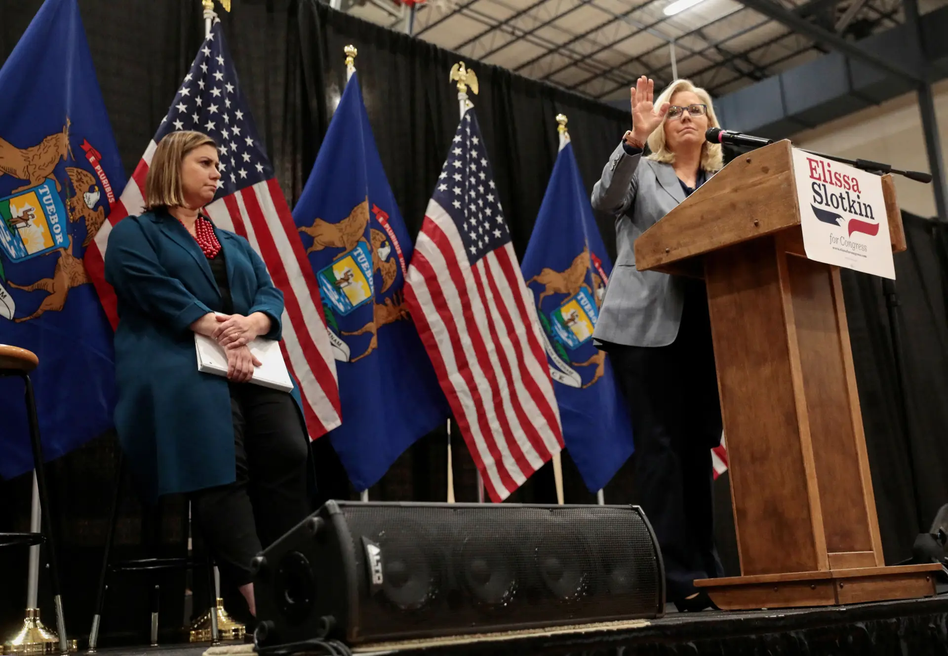Congressista republicana Liz Cheney apoia democratas