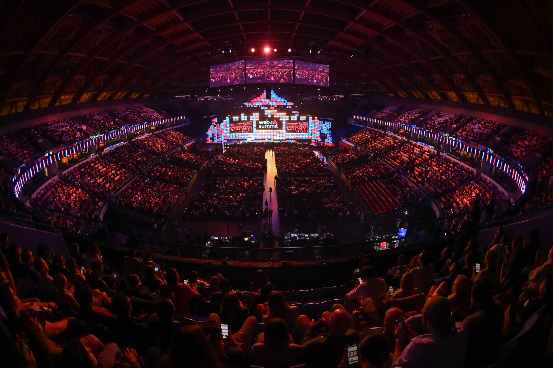 Sem Cosgrave e com recorde de startups: arranca a 8.ª edição da Web Summit