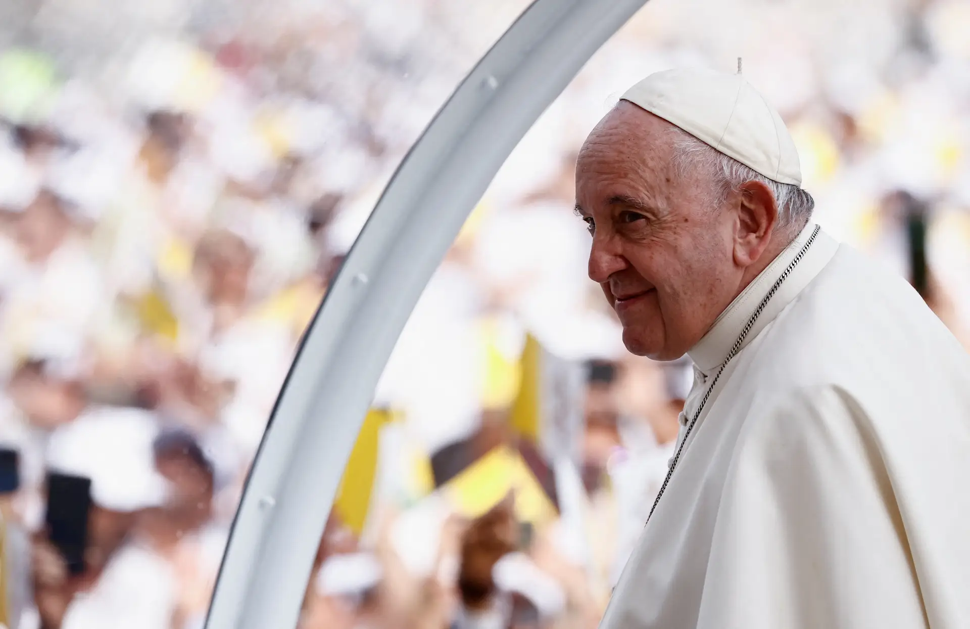 Papa Francisco assume que a igreja está a "trabalhar como pode" nos casos de abusos sexuais