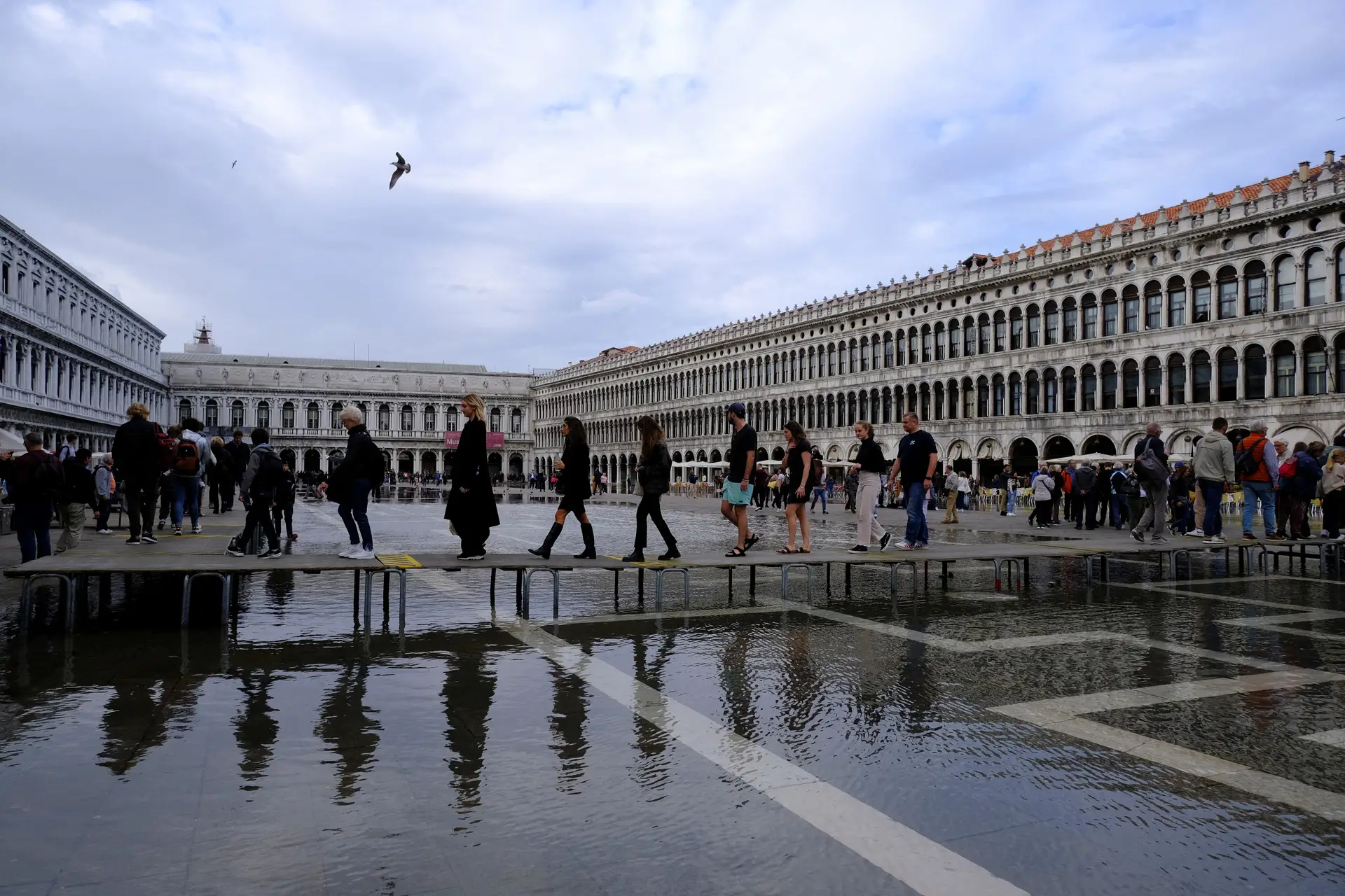 Se visitar Veneza, não se esqueça das galochas: as imagens do fenómeno "acqua alta"