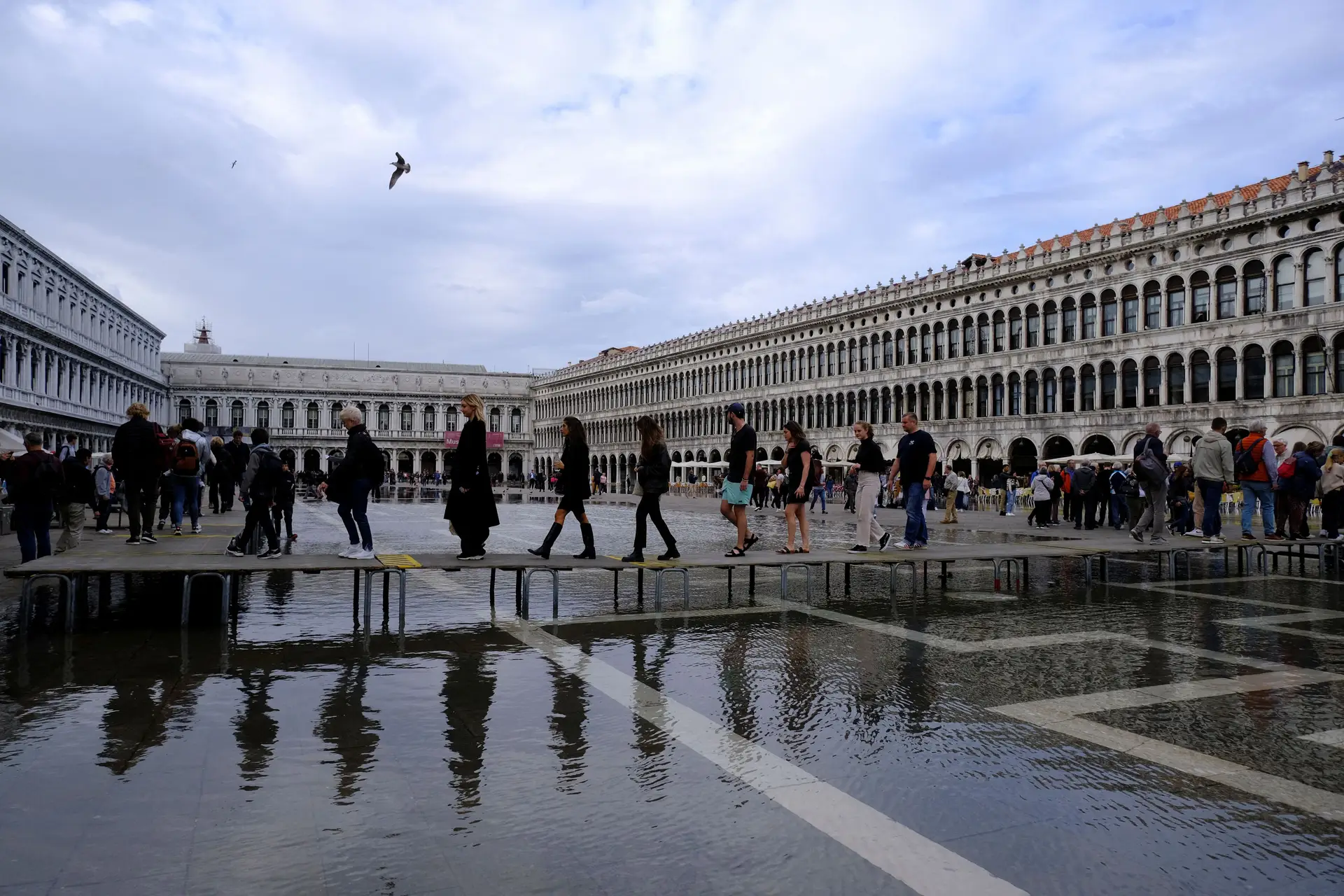 Se visitar Veneza, não se esqueça das galochas: as imagens do fenómeno "acqua alta"
