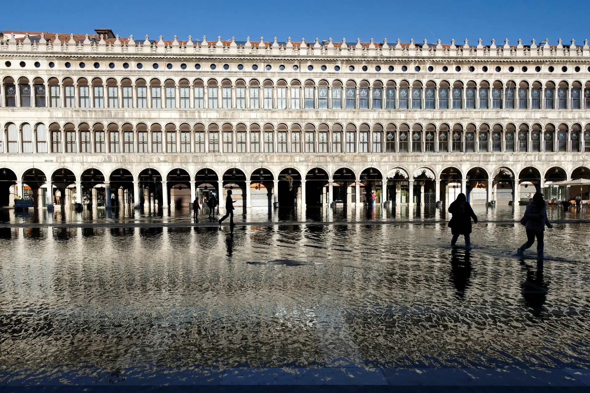 Veneza em estado de alerta por nova maré alta - Mundo - Jornal NH