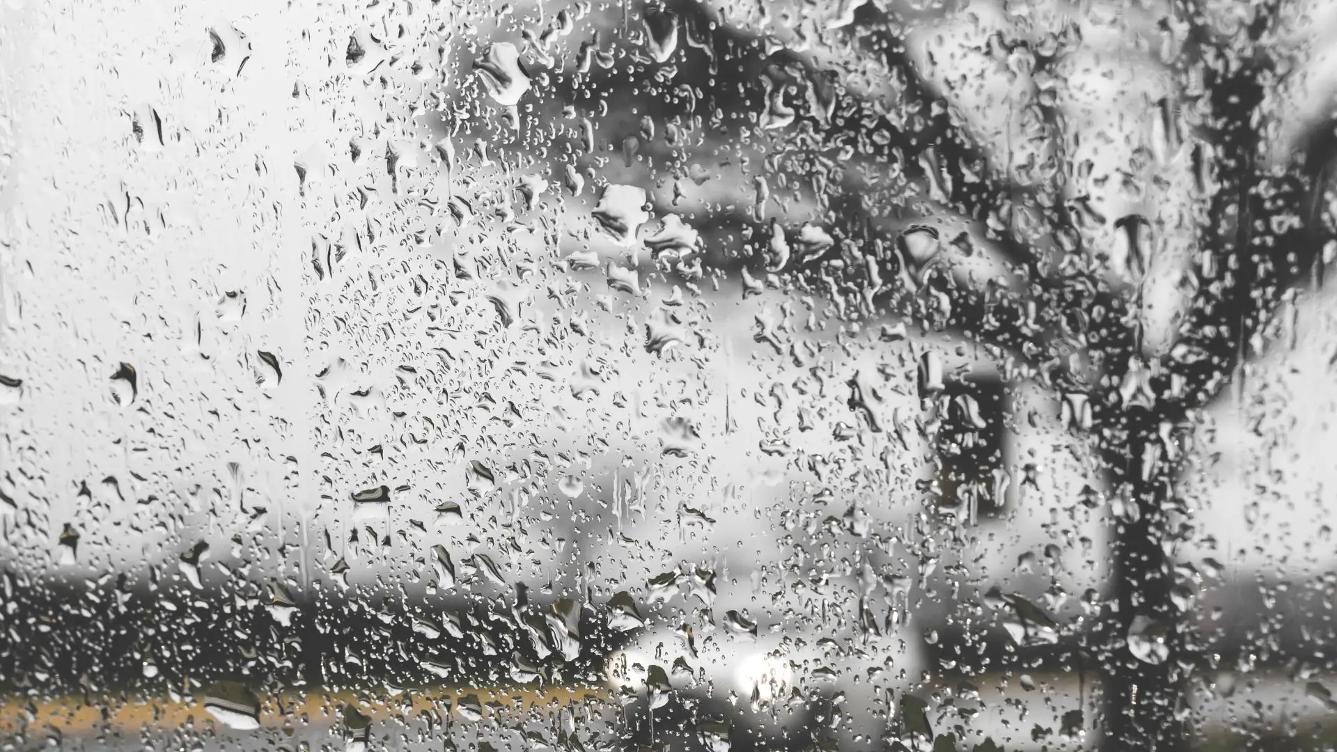 Vem aí uma depressão que vai começar por atingir o sul com chuva forte