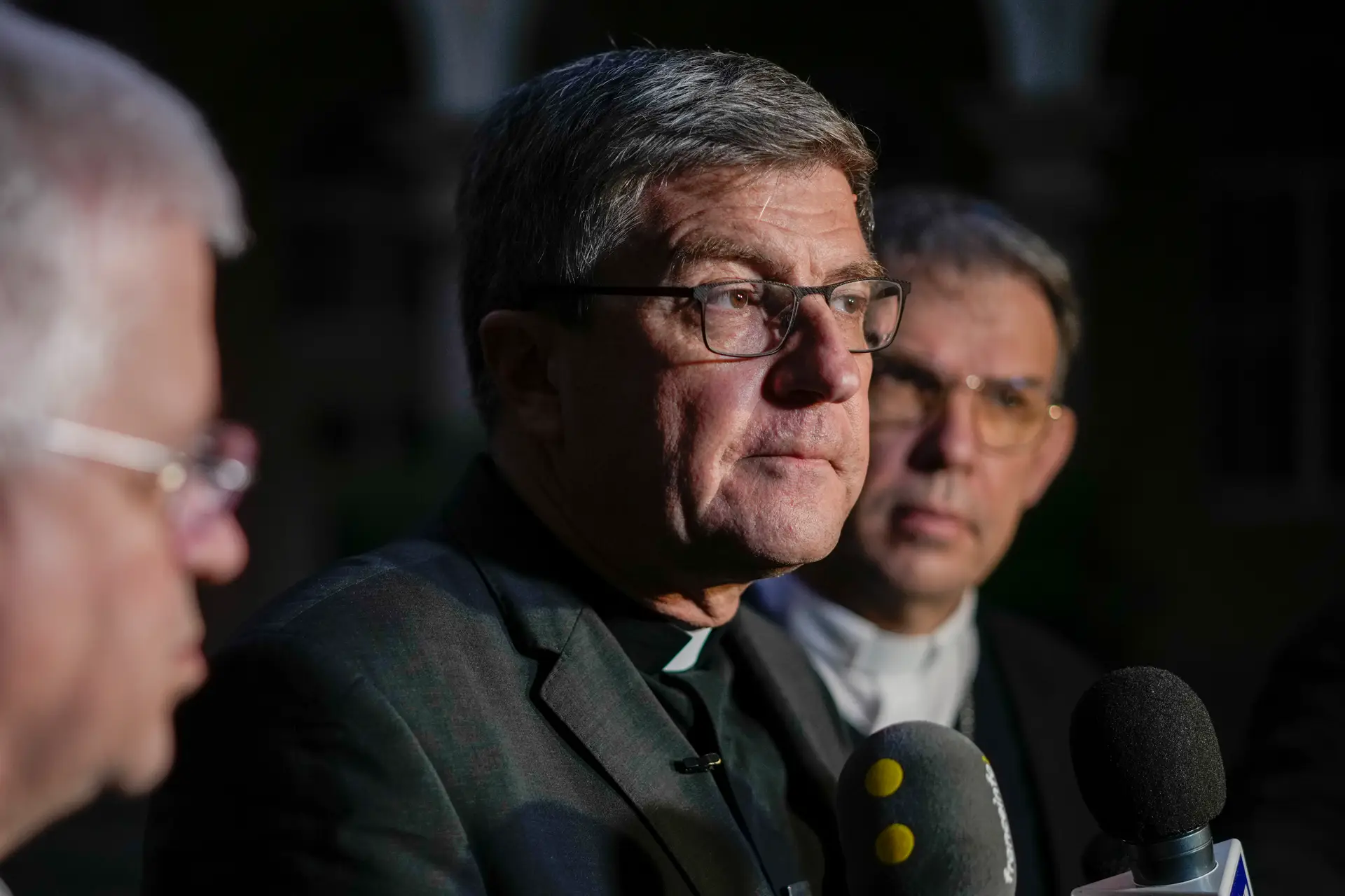 Igreja católica francesa admite que há 11 bispos envolvidos em abusos de menores