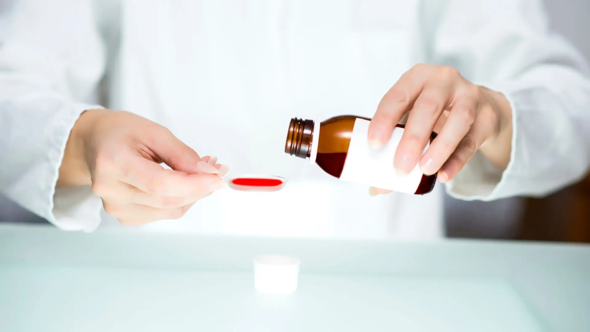 Xaropes para crianças associados a mortes leva Indonésia a suspender farmacêuticas
