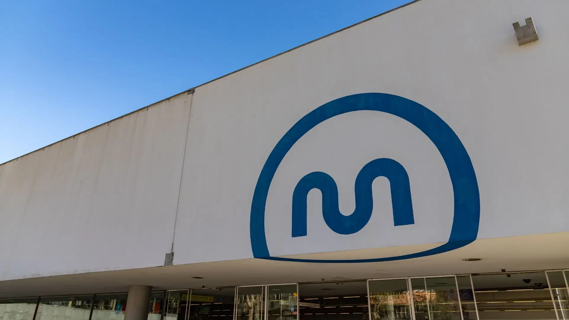 Trabalhador gravemente ferido em acidente nas obras do metro em Gaia