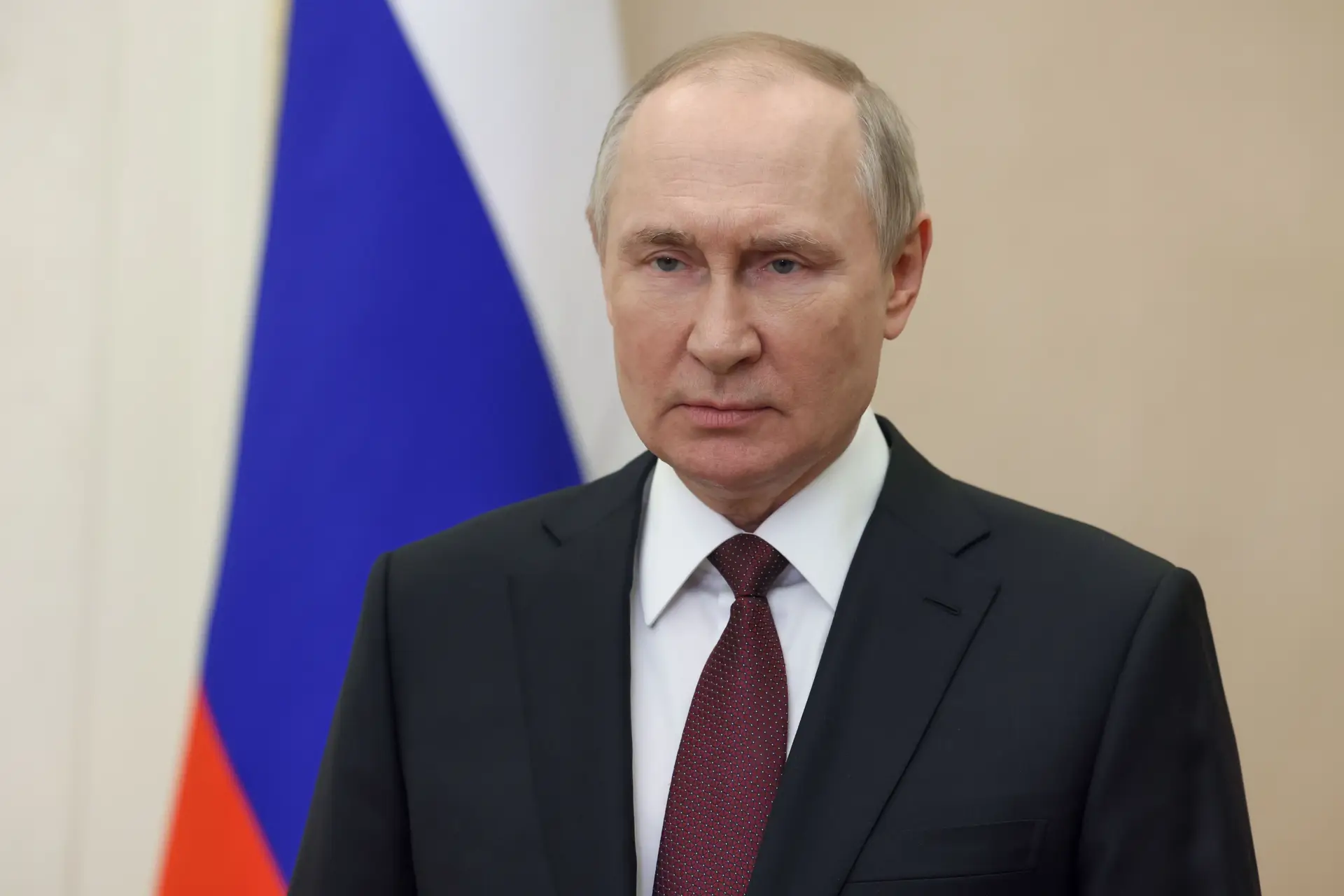 Putin ordena desmobilização de estudantes de Donetsk e Lugansk