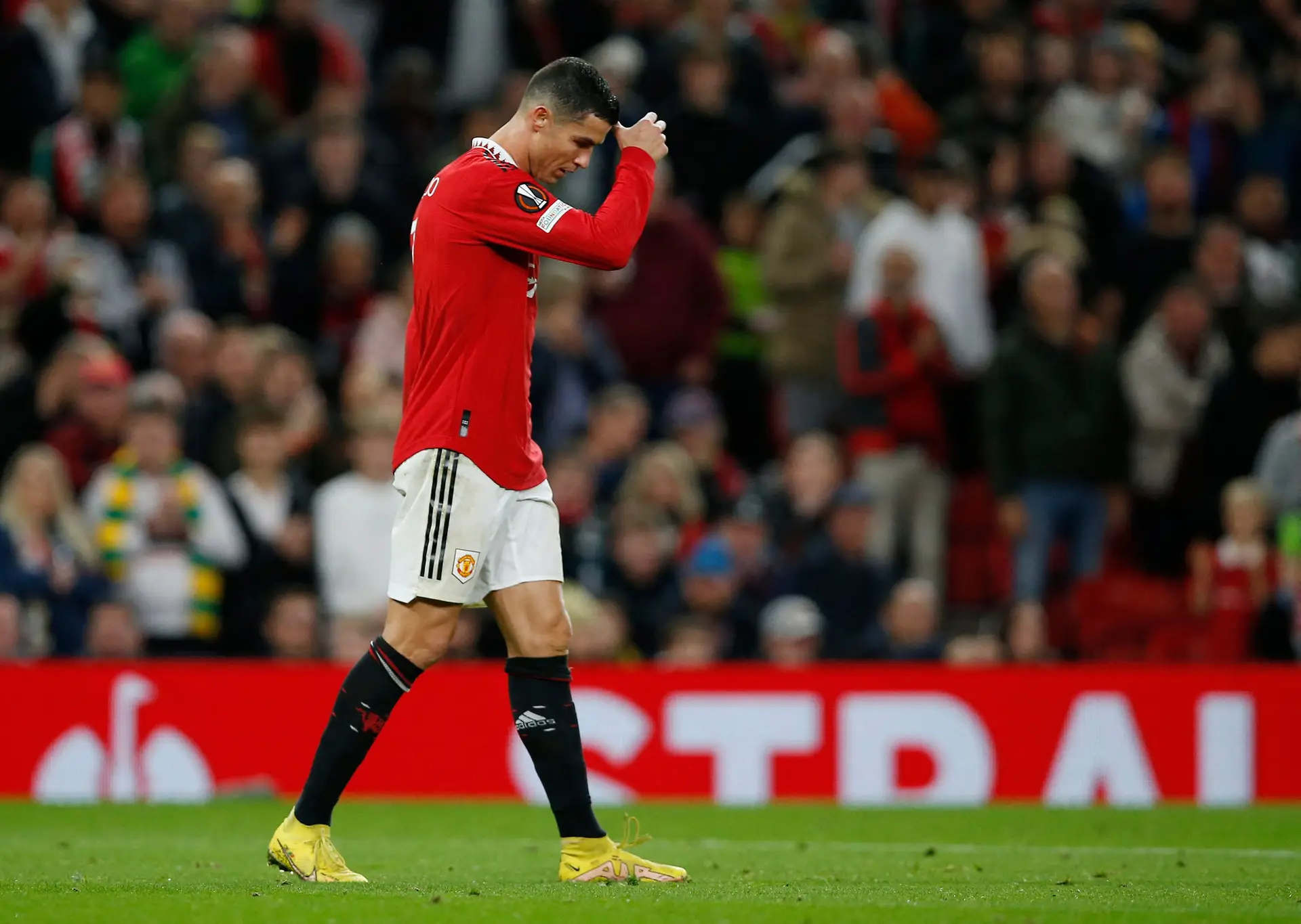 Técnico e jogadores do Manchester United "extremamente desapontados" com entrevista de Cristiano Ronaldo