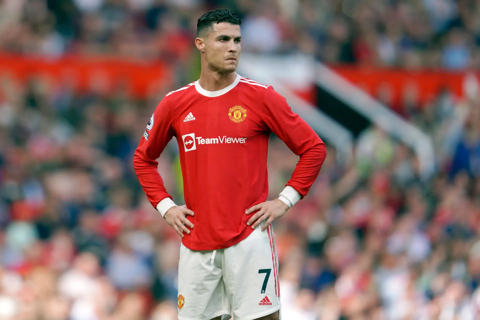 Cristiano Ronaldo é afastado pelo Manchester United por