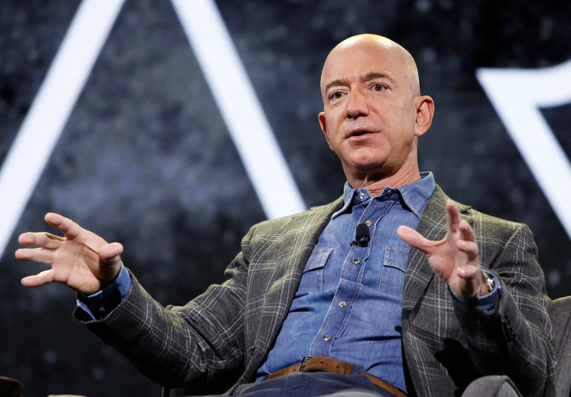 Jeff Bezos, 59 anos, património líquido avaliado em 163,14 mil milhões de euros