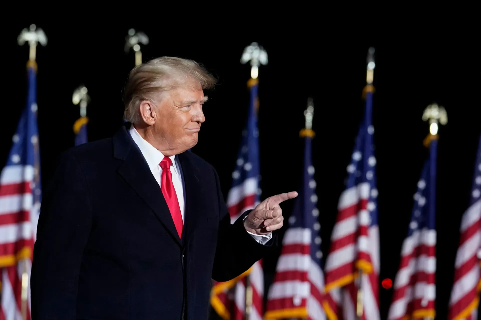 É desta que Donald Trump vai anunciar candidatura à Presidência?