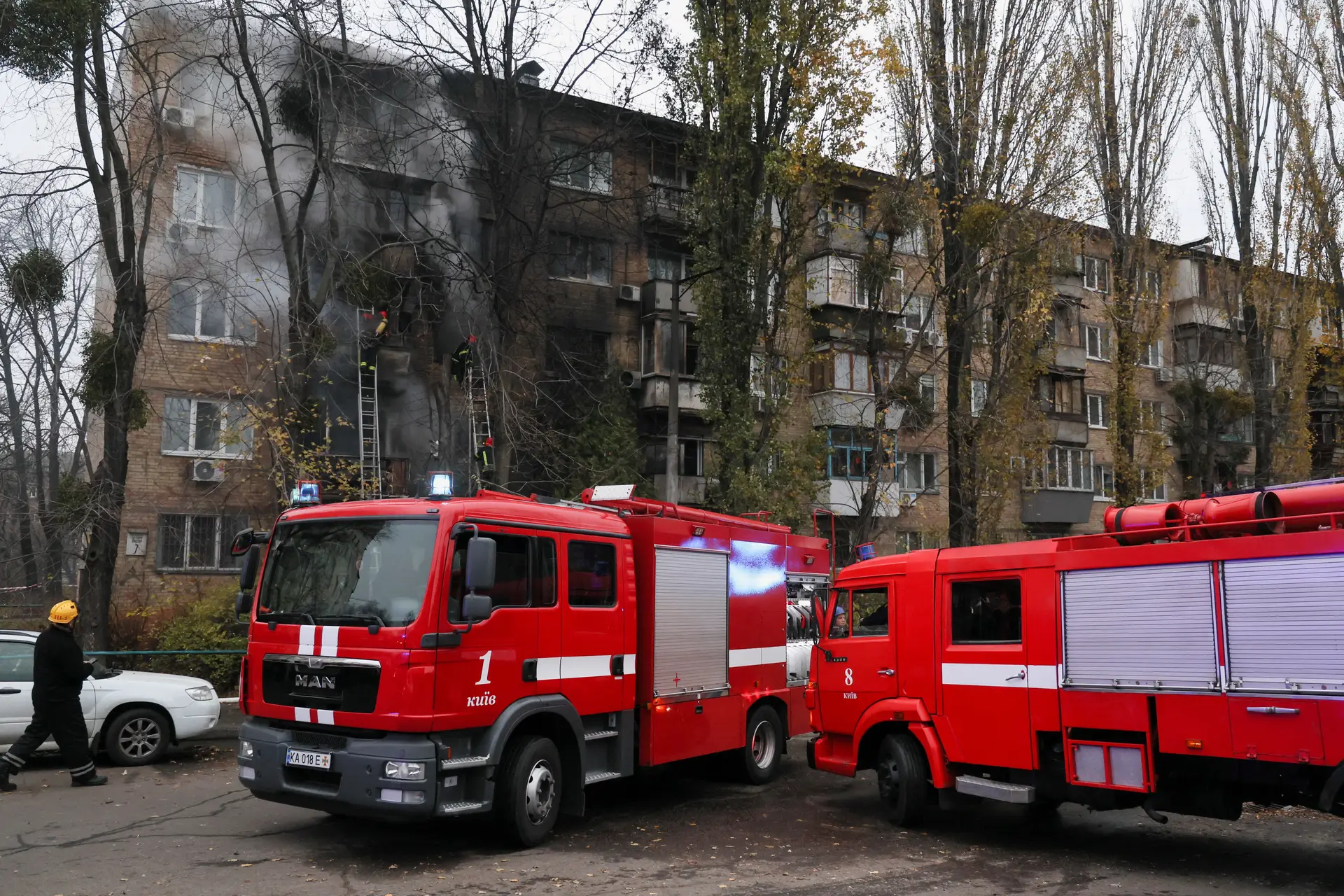Novas explosões em Kiev, sirenes soam em todas as regiões ucranianas