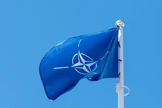 Apoio à Ucrânia e "desafios colocados pela China" em discussão na NATO