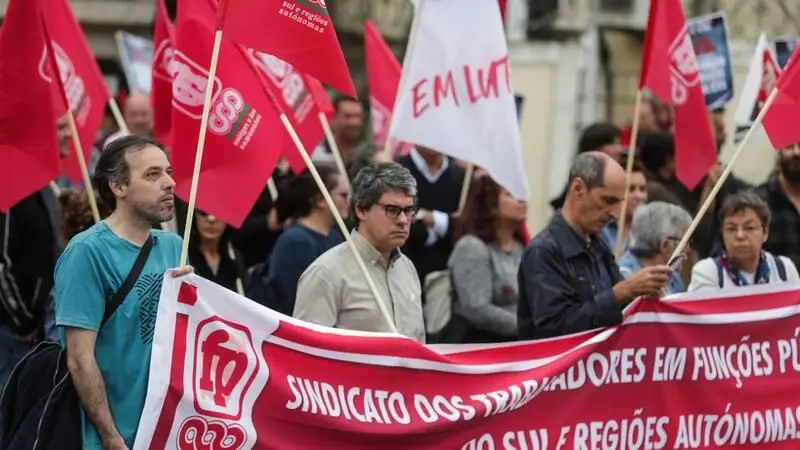 Vem aí uma greve nacional, escolas e centros de saúde podem fechar