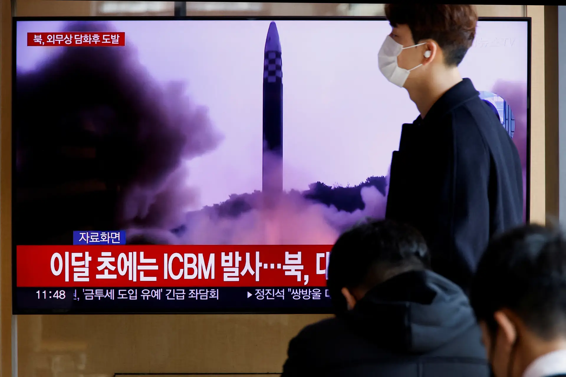 Coreia do Norte dispara míssil balístico em direção ao mar do Japão