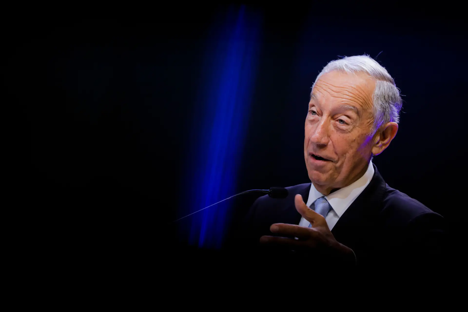 IL critica "declarações inaceitáveis" de Marcelo e vota contra ida do Presidente ao Qatar