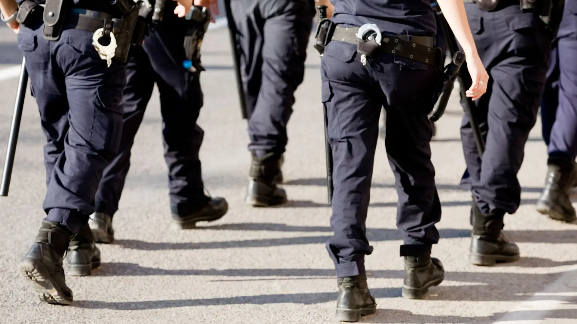 Operação para deteção de armas ilegais: buscas da PSP no Bairro do Zambujal, em Lisboa