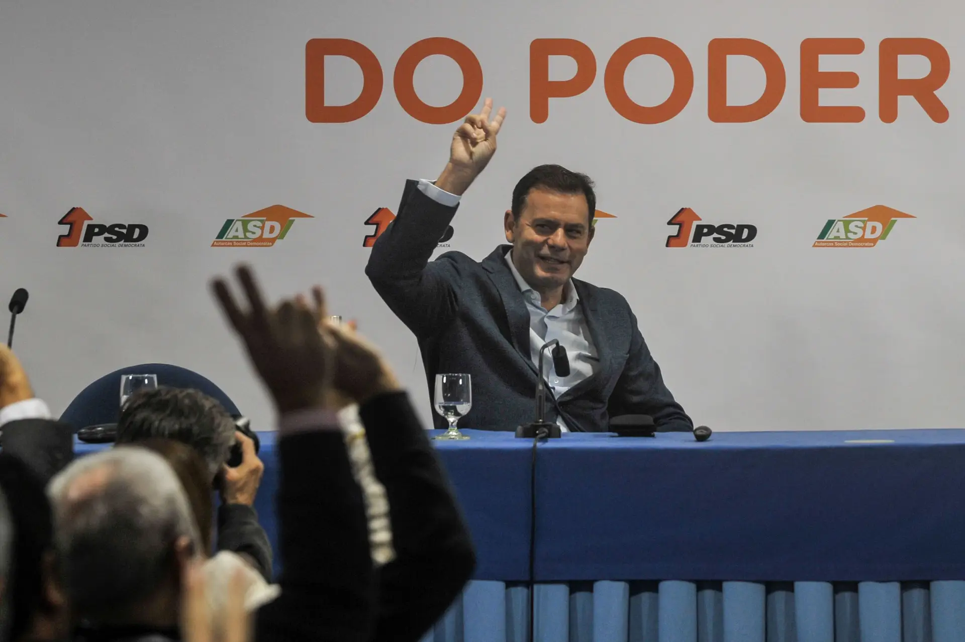 Montenegro "Quem não está a perdoar a confiança que deu ao PS são os