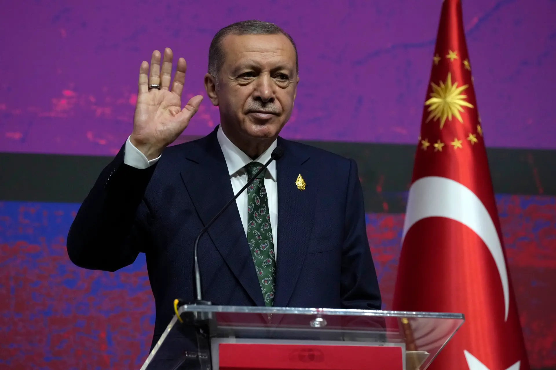 Turquia convoca embaixador sueco por imagens que "insultam" Presidente turco