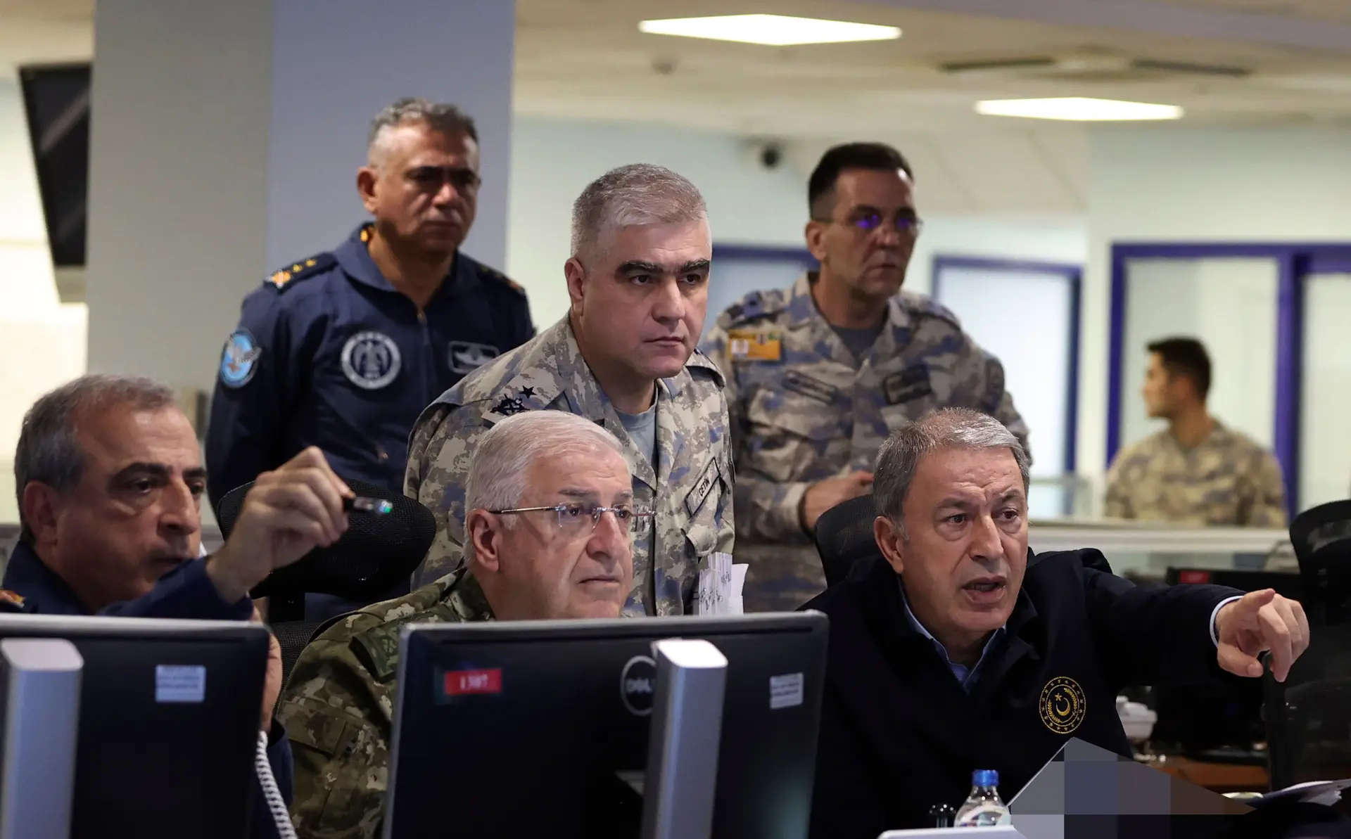 Turquia admite realizar operação terrestre para retaliar contra ataques