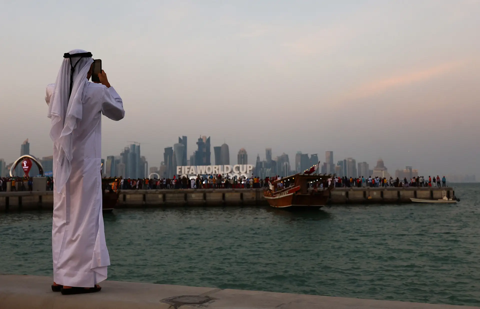 Funcionários da embaixada portuguesa no Qatar em vias de ter seguro de saúde