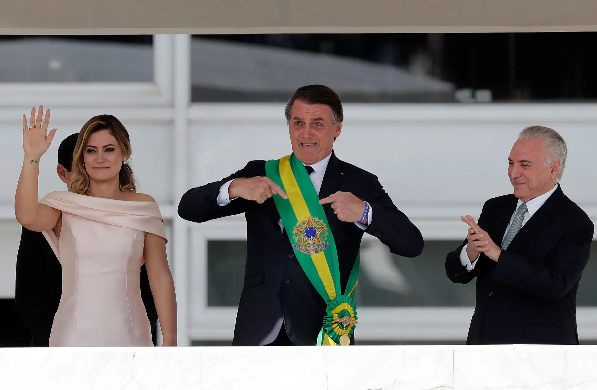 Vice-presidente do Brasil diz que Bolsonaro “deveria” entregar faixa presidencial a Lula da Silva