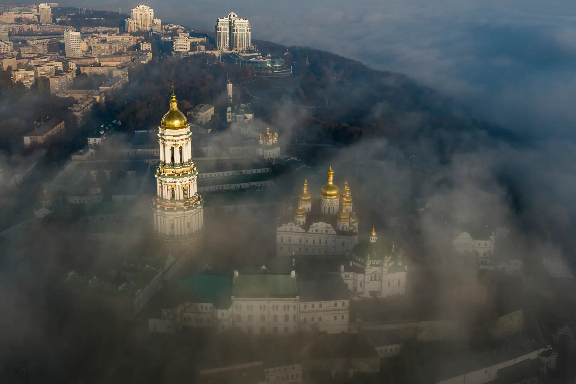 Russos e literatura pró-russa encontrados em mosteiros na Ucrânia