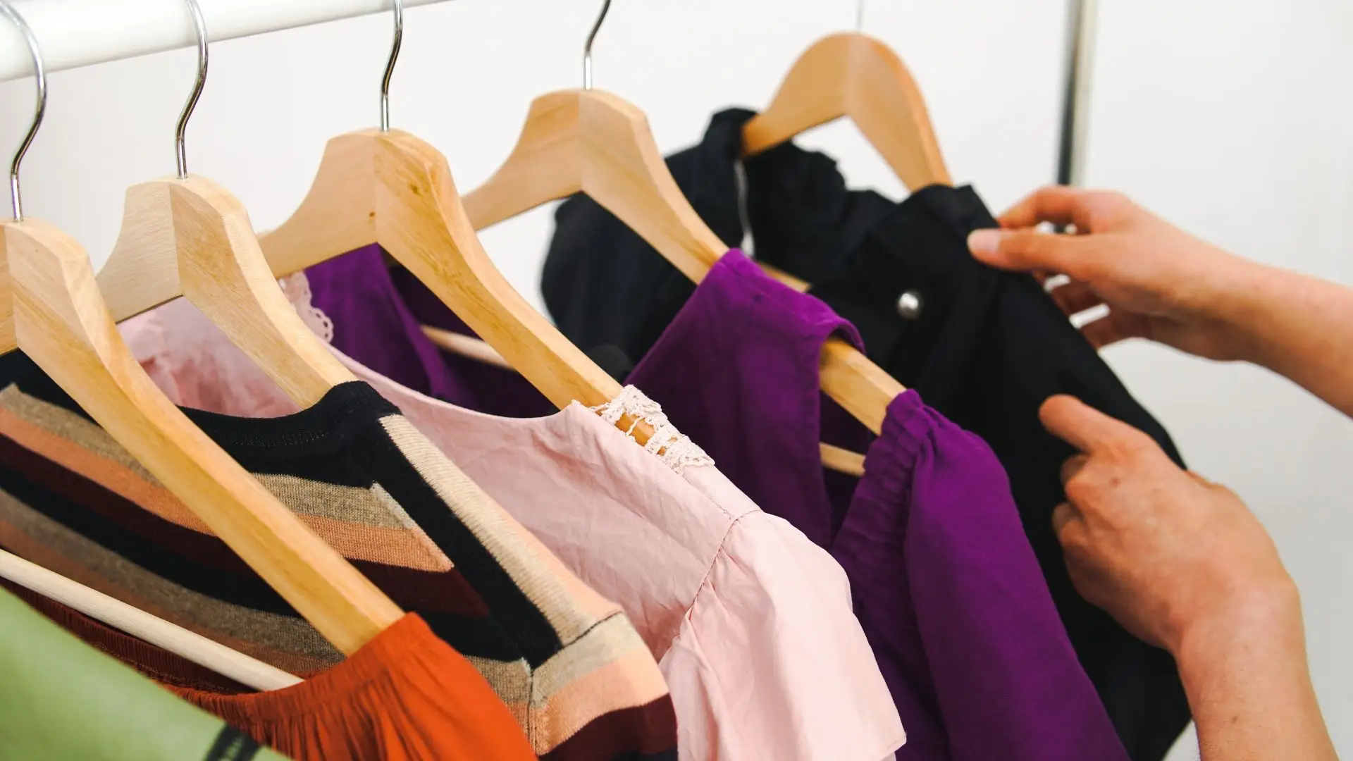 Blusas penduradas 
