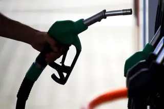 Combustíveis: gasóleo aumenta sete cêntimos, gasolina desce meio cêntimo