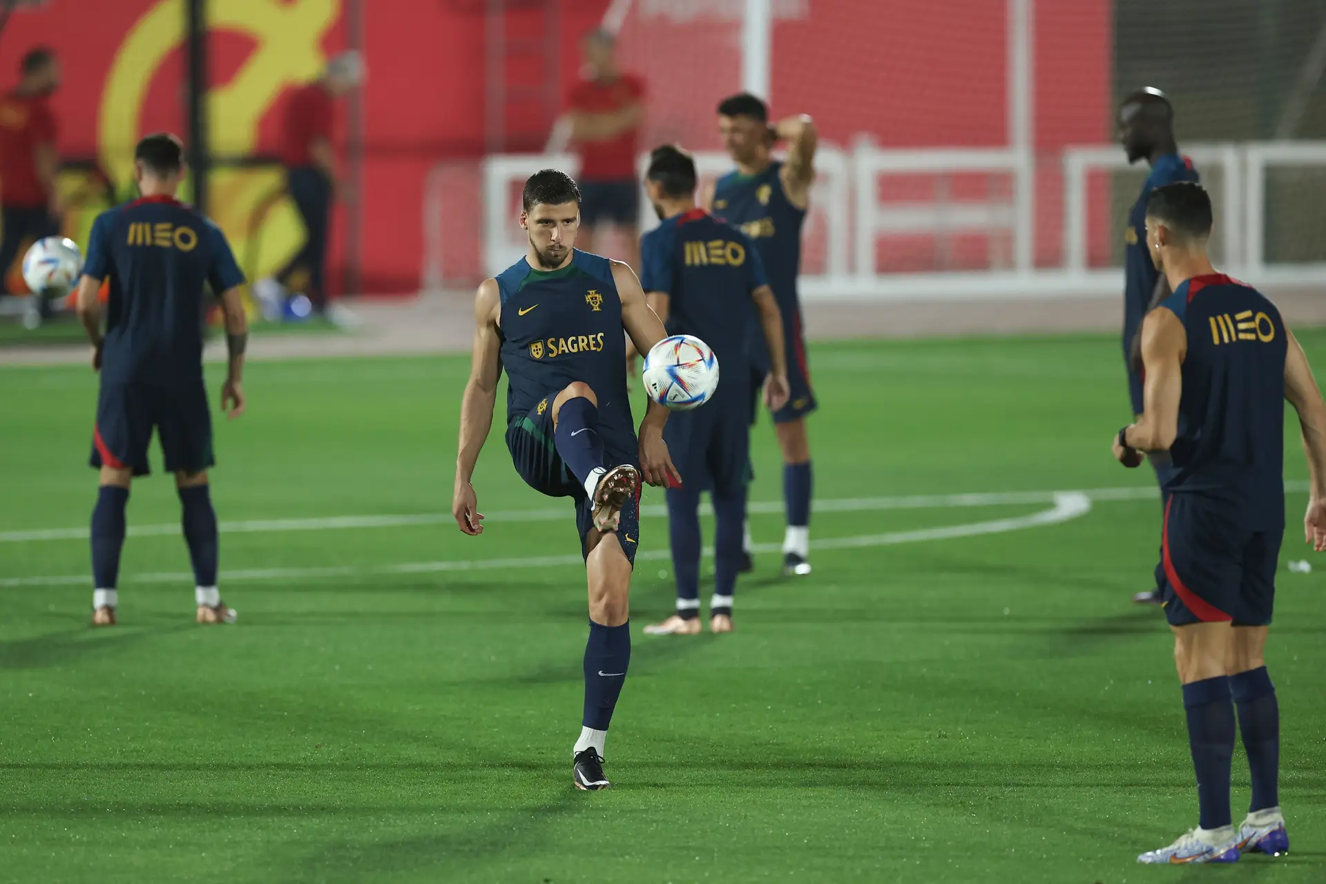 Nuno Mendes e Otávio falham treino a dois dias do duelo com Uruguai
