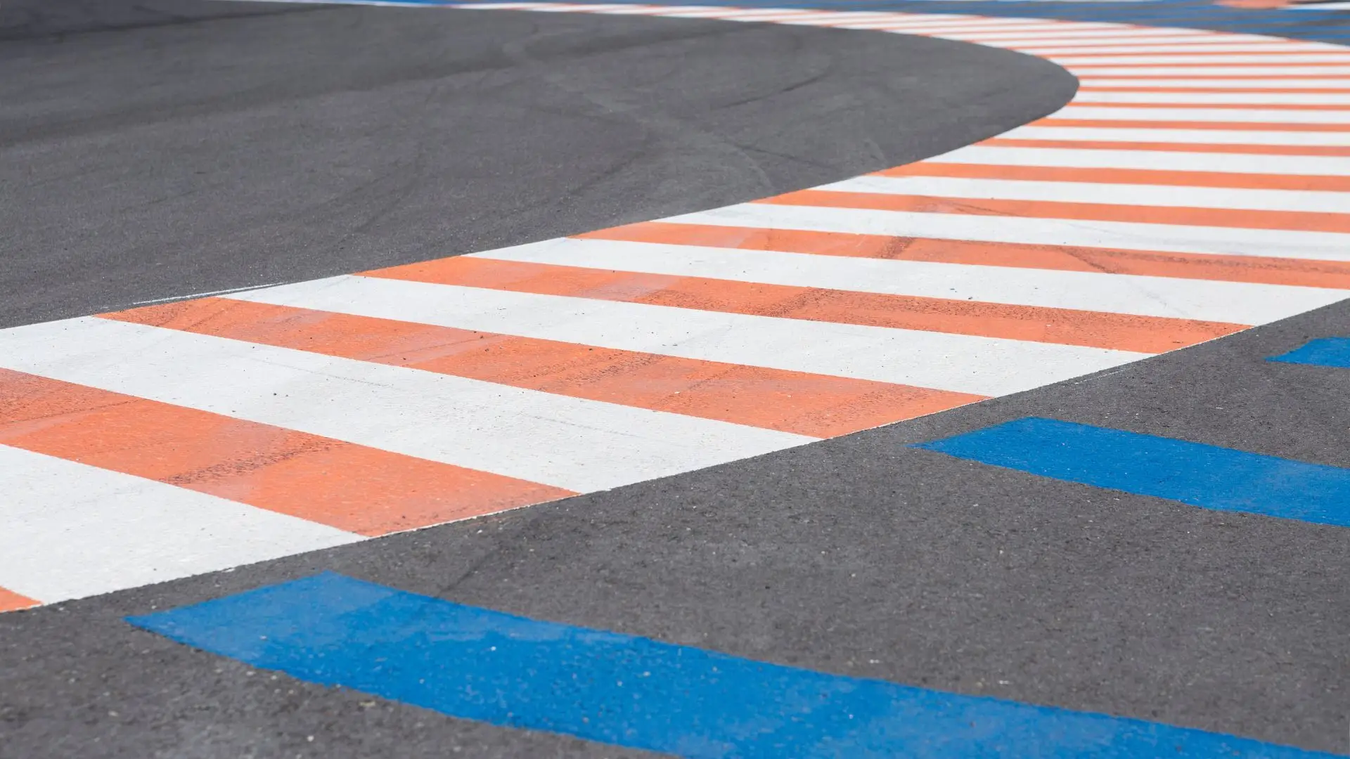 Português de 11 anos vence finais mundiais de karting em Portimão SIC