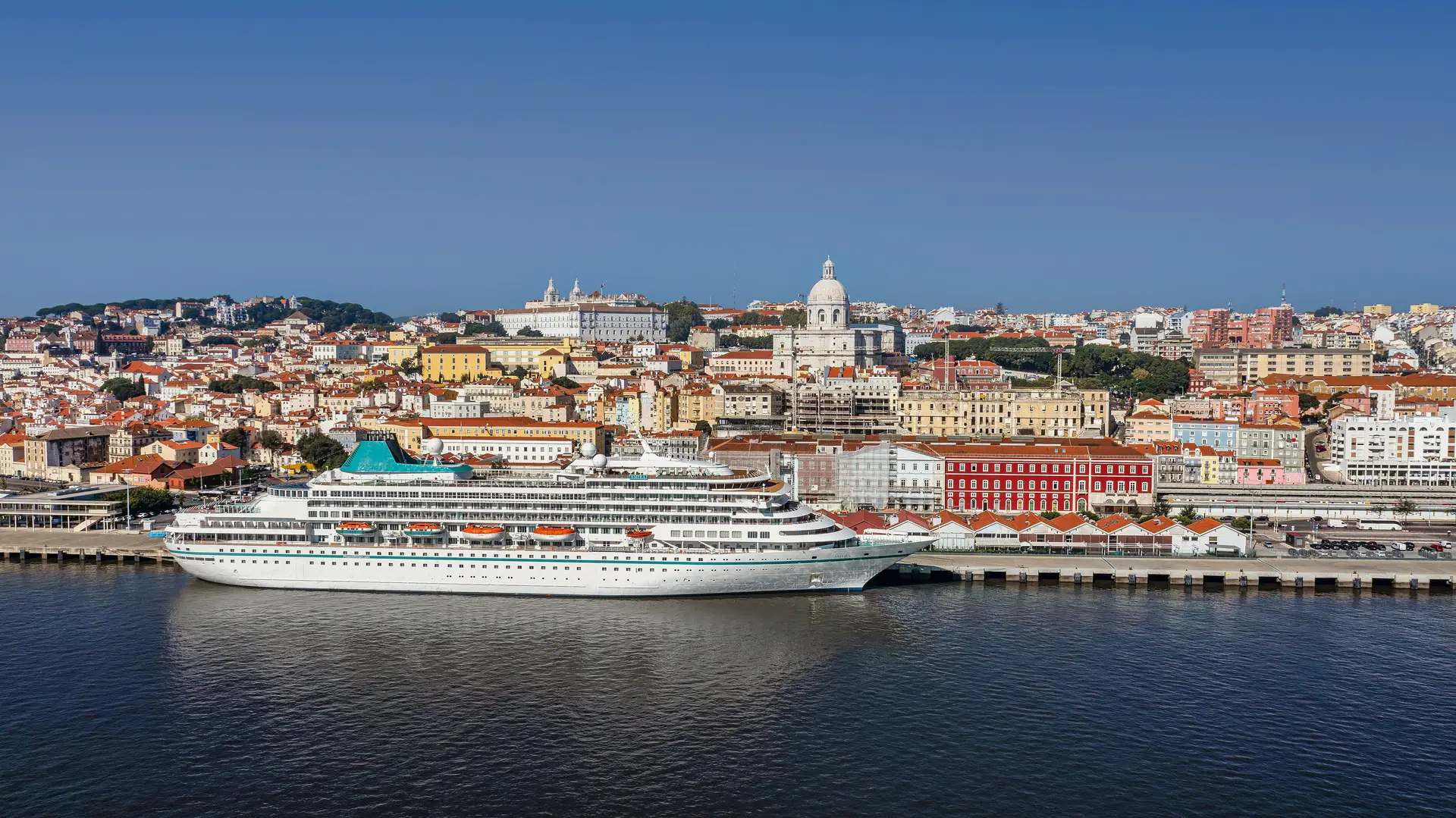 Batido recorde de cruzeiros e passageiros com origem ou destino no porto de Lisboa