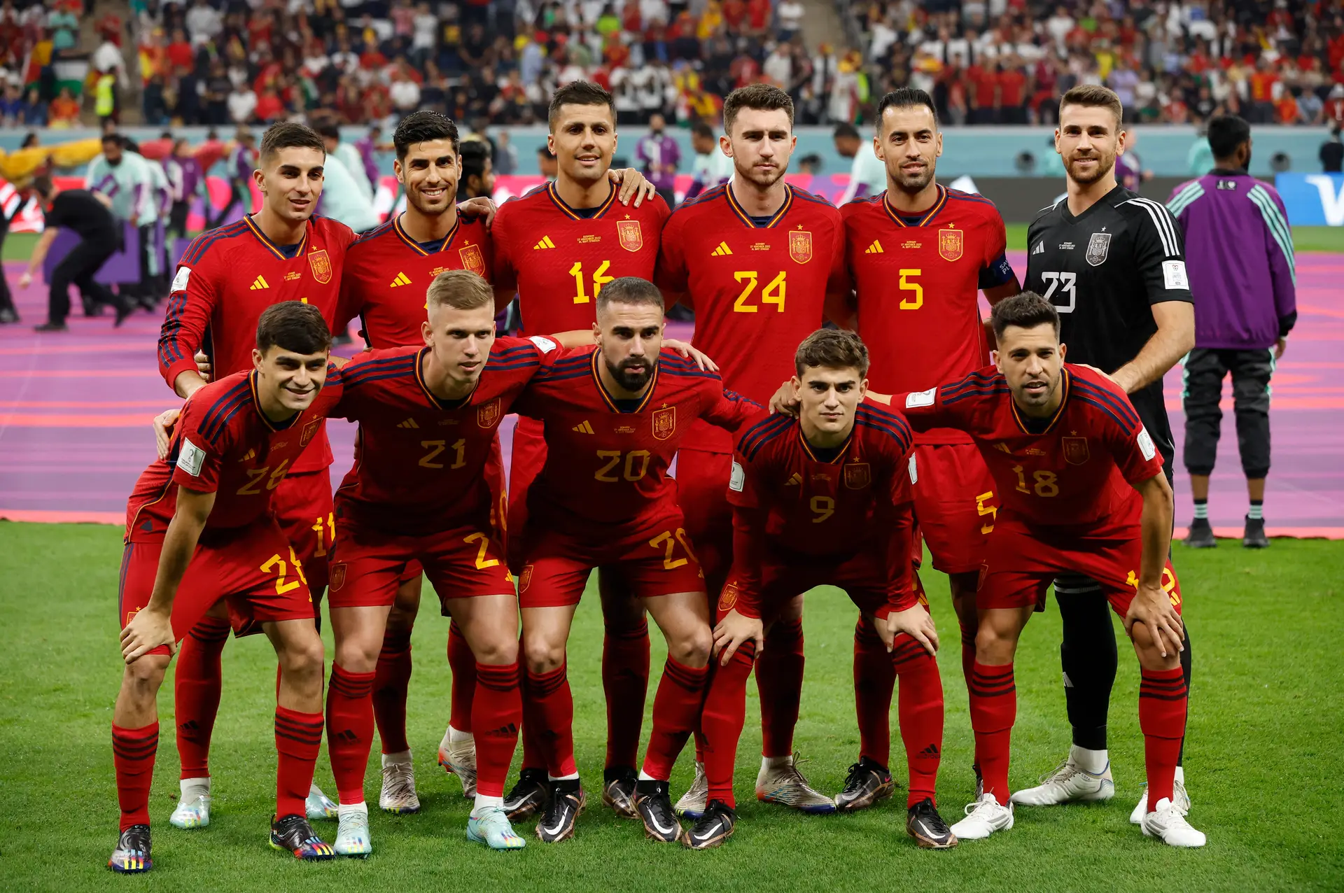 O duelo empatado entre antigos campeões do mundo: as imagens do Espanha-Alemanha