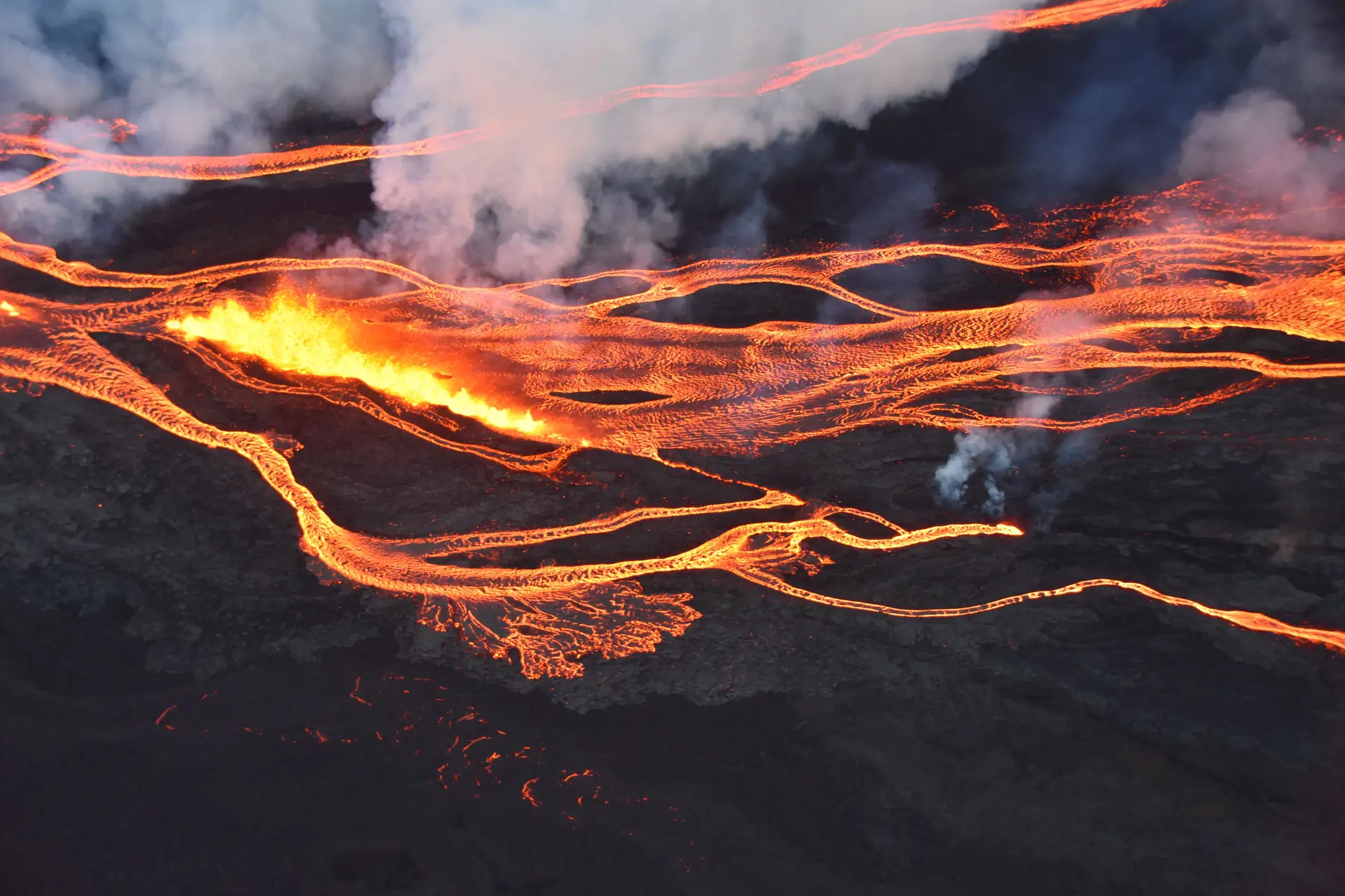 Erupção de Mauna Loa atrai visitantes SIC Notícias