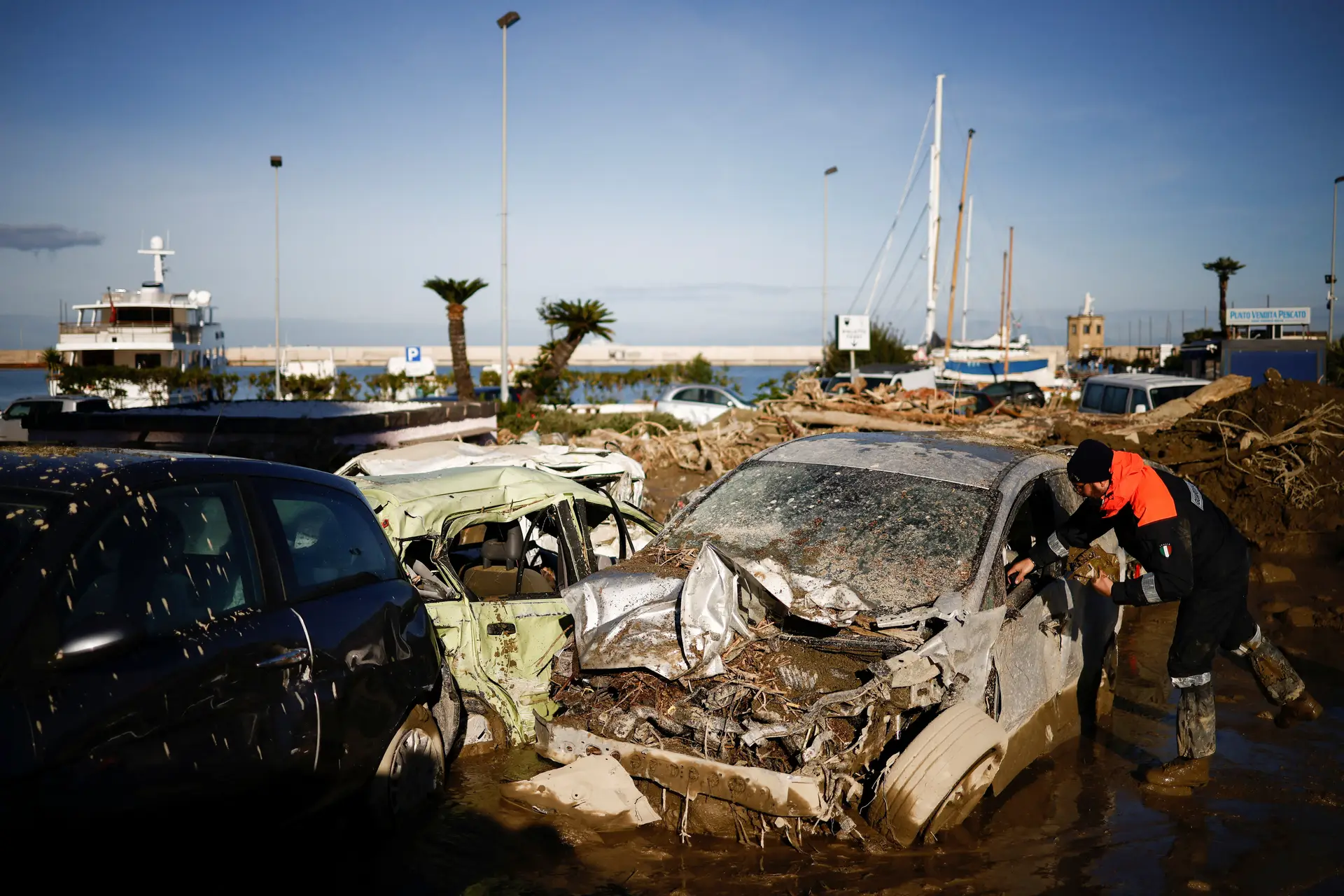 Tempestade em ilha italiana: mais três corpos encontrados sob escombros