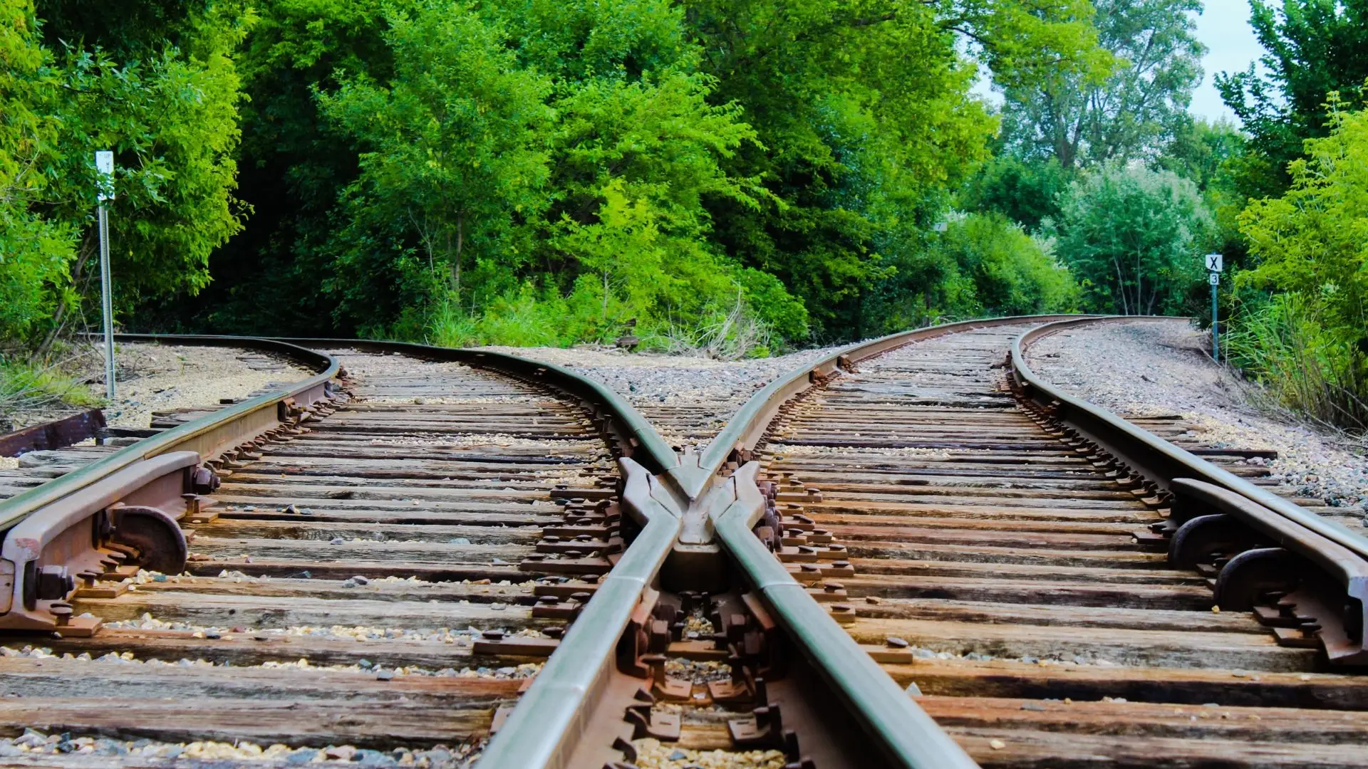 Câmara de Representantes aprova lei para evitar greve ferroviária que poria "em perigo" a economia