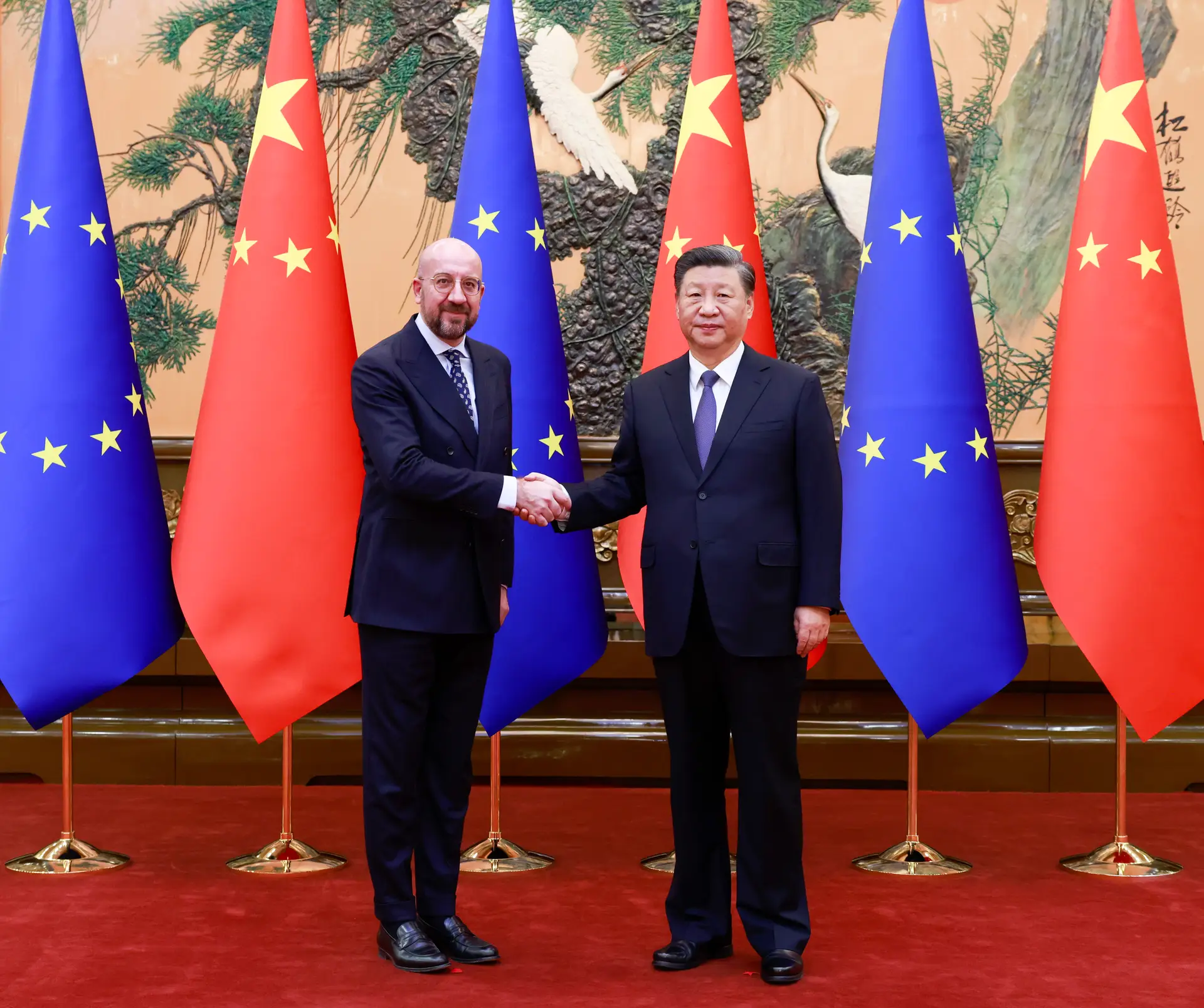 Charles Michel falou com Xi Jinping sobre medidas restritivas da covid-19