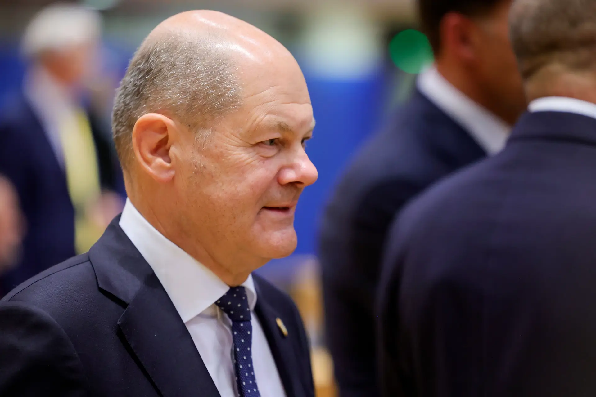 Scholz pede a Putin para retirar as tropas russas da Ucrânia