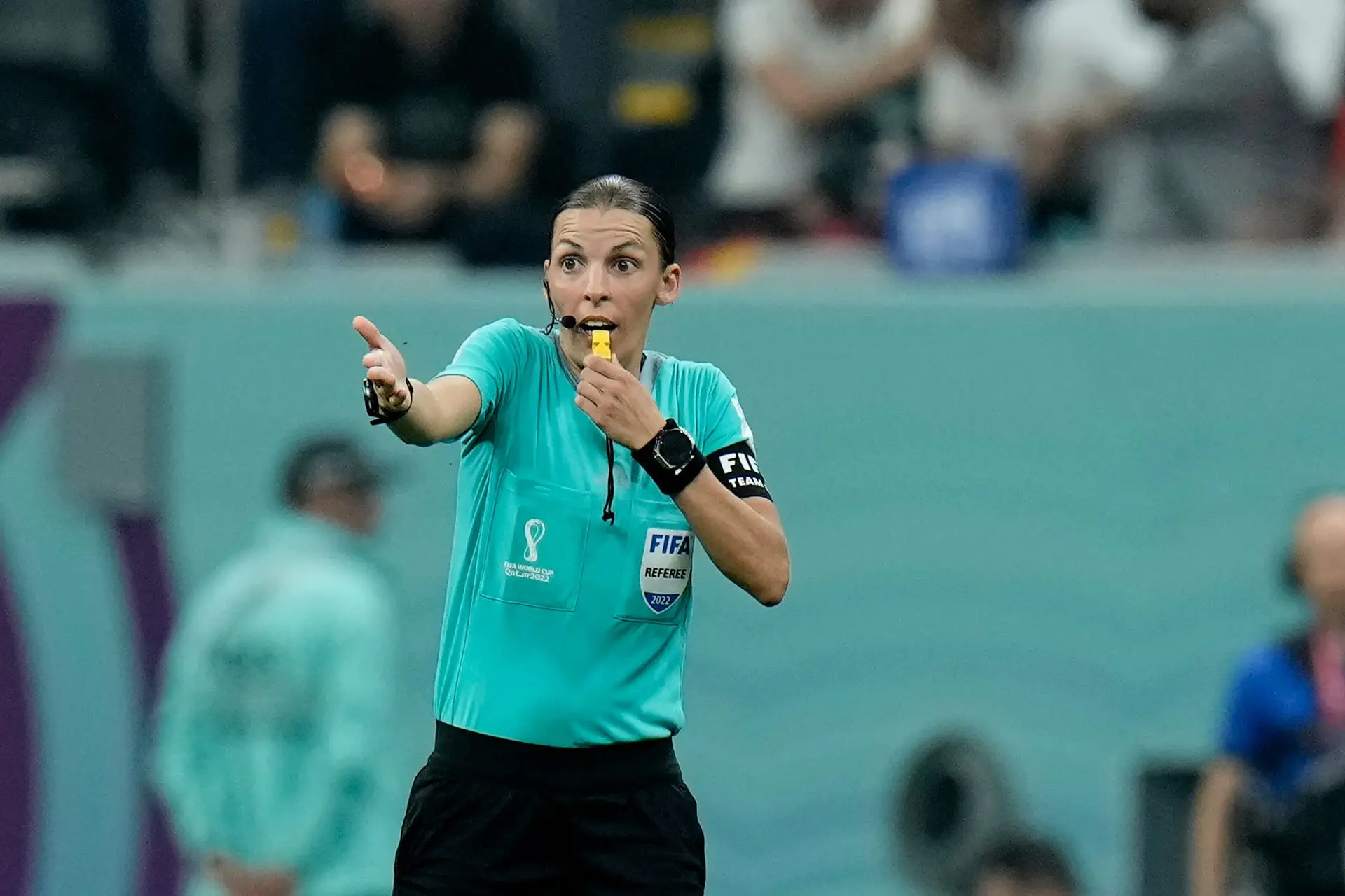 Primeira mulher a arbitrar num Mundial masculino é lusodescendente