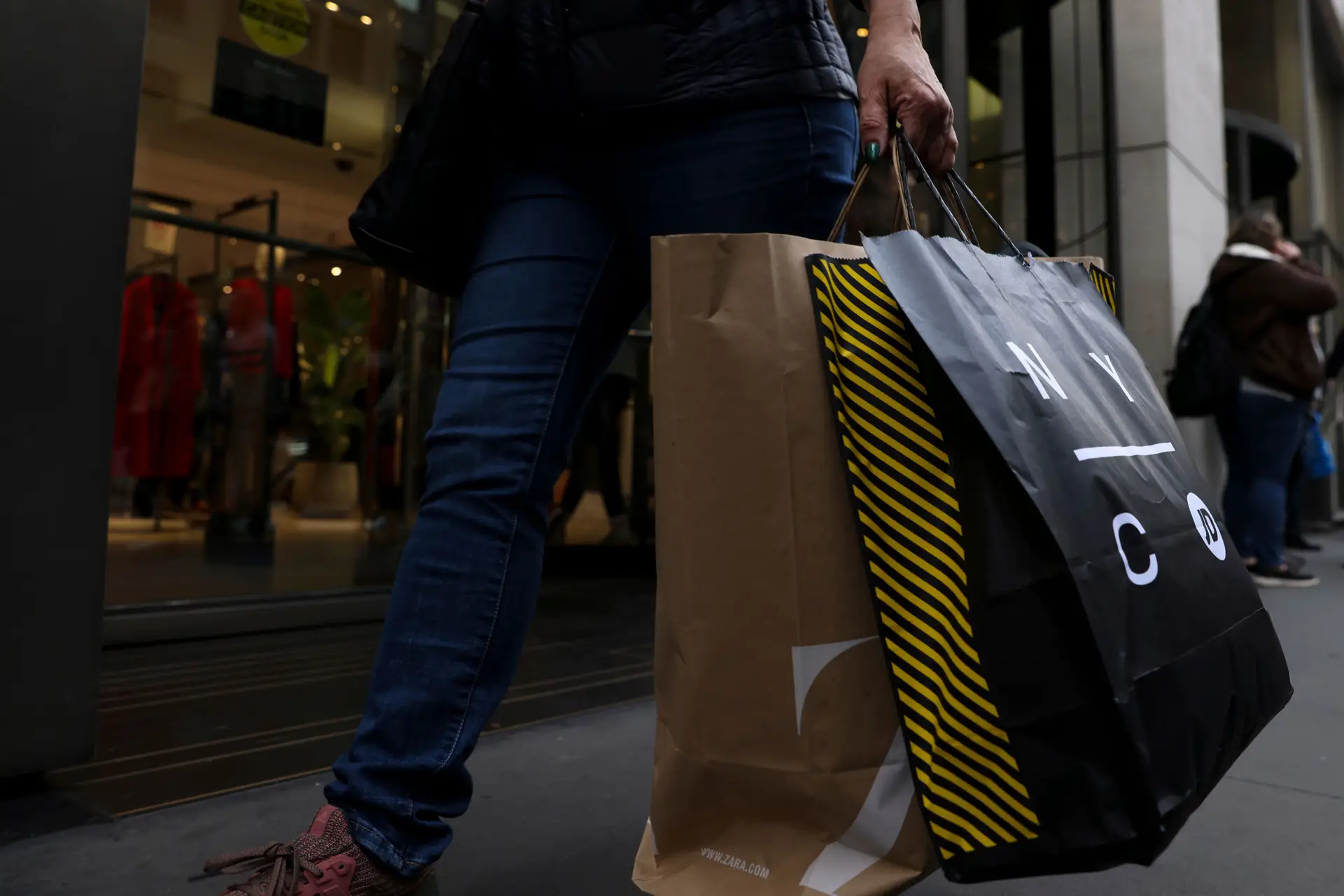 Faturação com cartão na Black Week sobe 11% face a 2021