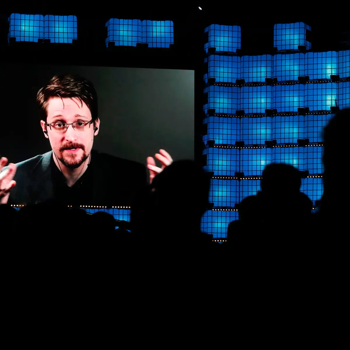 EUA processam Snowden pela publicação de suas memórias, Internacional