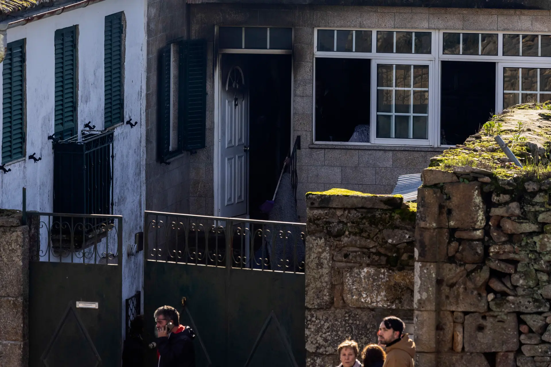 Proteção Civil de Sabrosa prepara realojamento de jovens após incêndio numa casa
