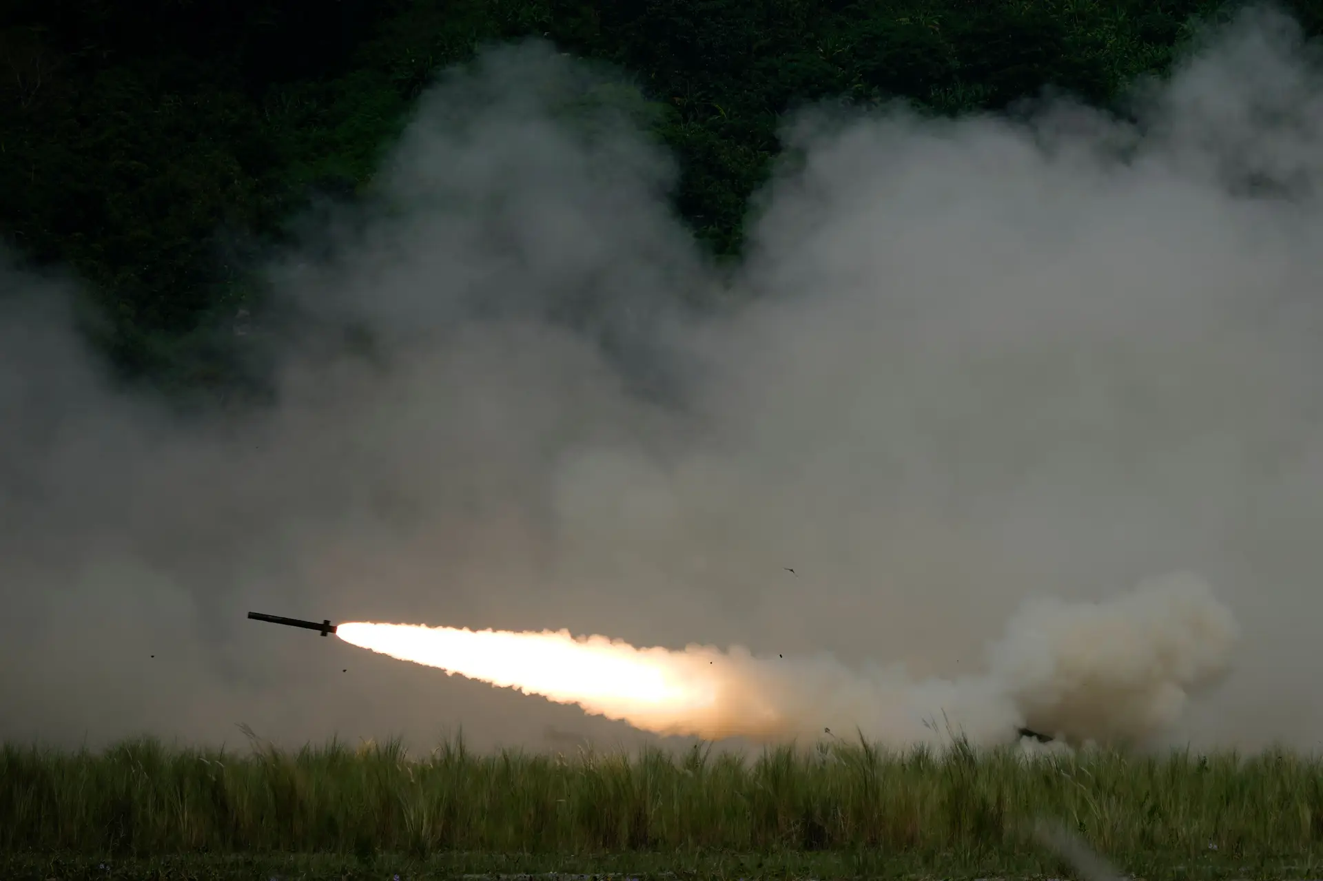 Estónia compra sistemas lançadores de foguetes HIMARS dos EUA