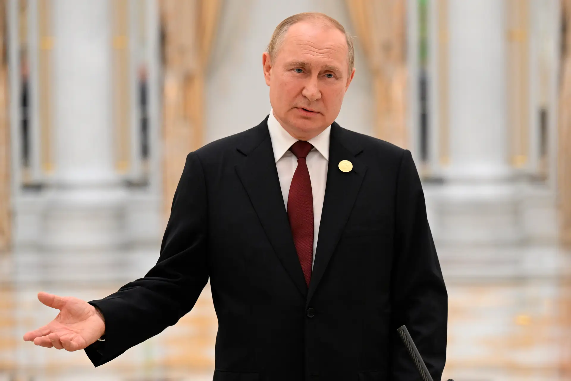 Putin terá caído das escadas da residência oficial
