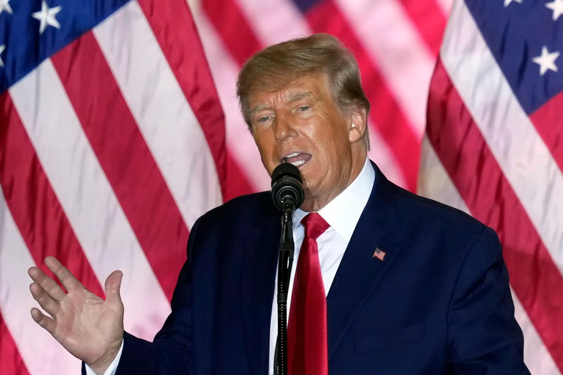 Trump acusa comissão sobre ataque ao Capitólio de tentar bloquear a sua candidatura em 2024