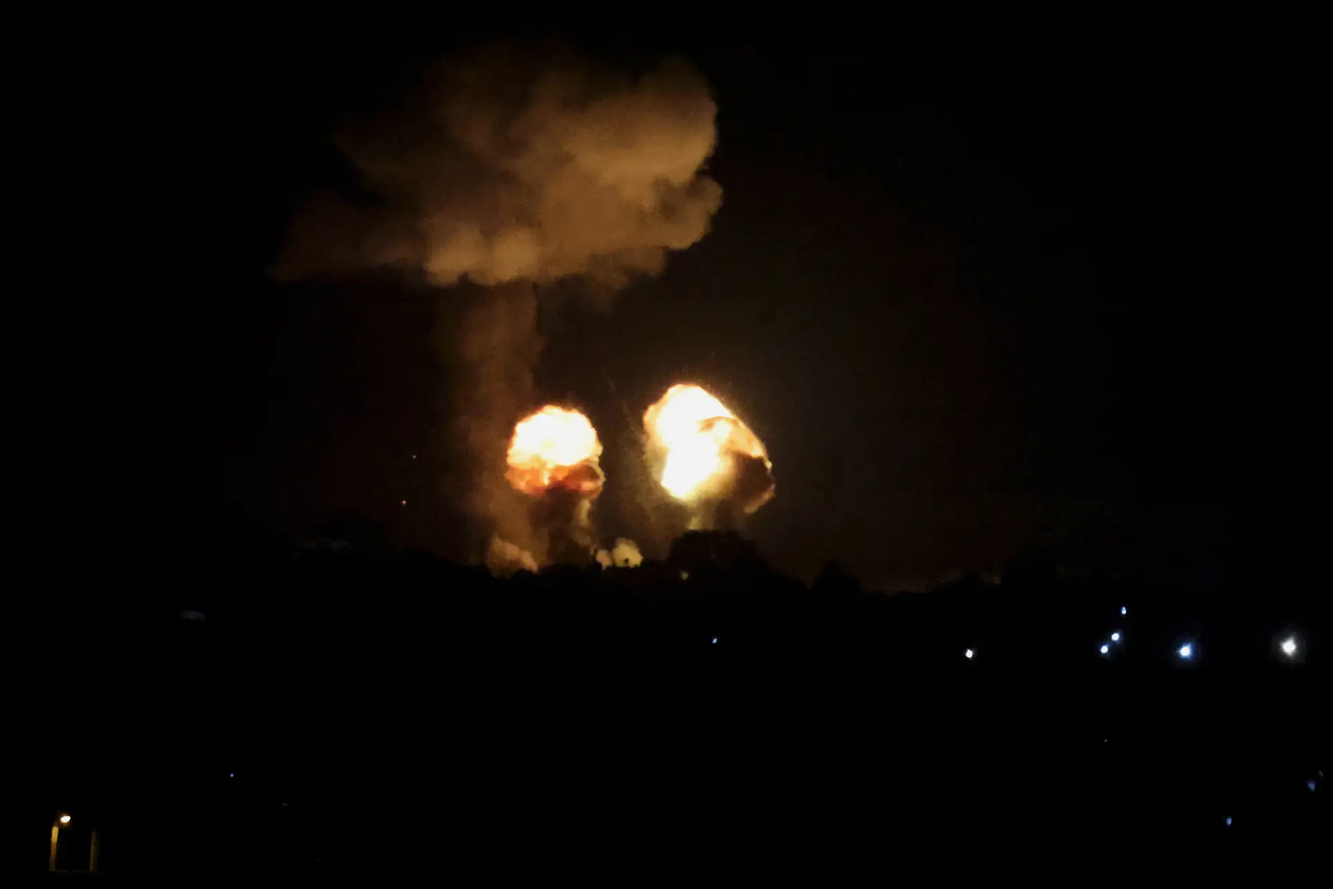 Israel ataca Faixa de Gaza em resposta a lançamento de míssil